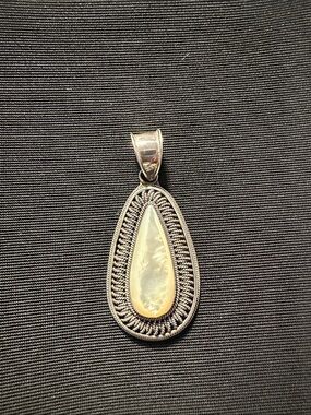 925 Sterling Silver Teardrop Mother of Pearl Pendant